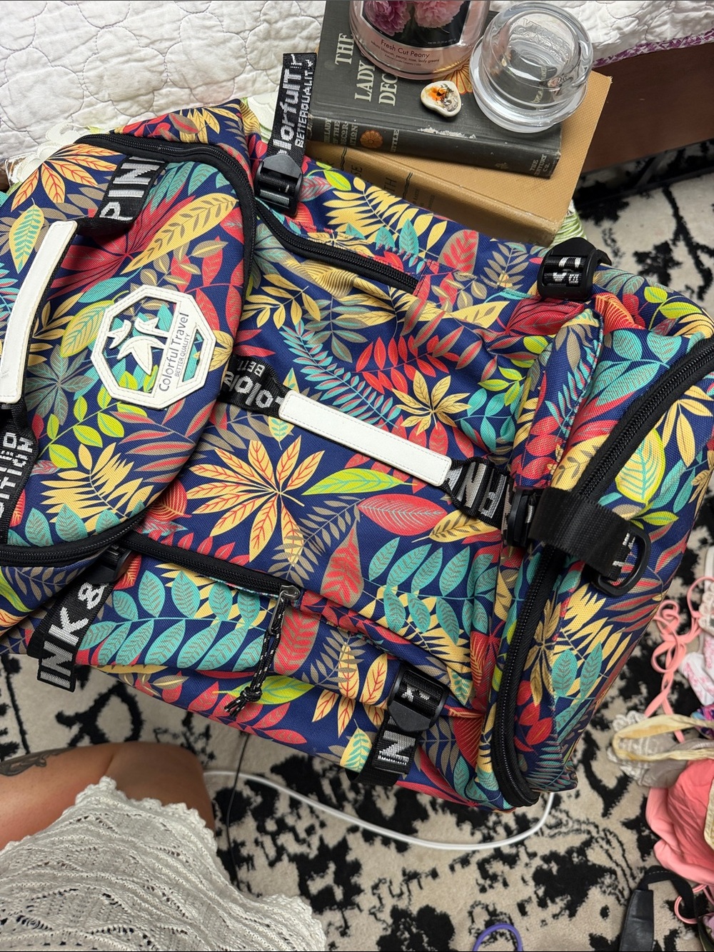 Colorful Leaf-Print Women’s Travel Bag - Multi